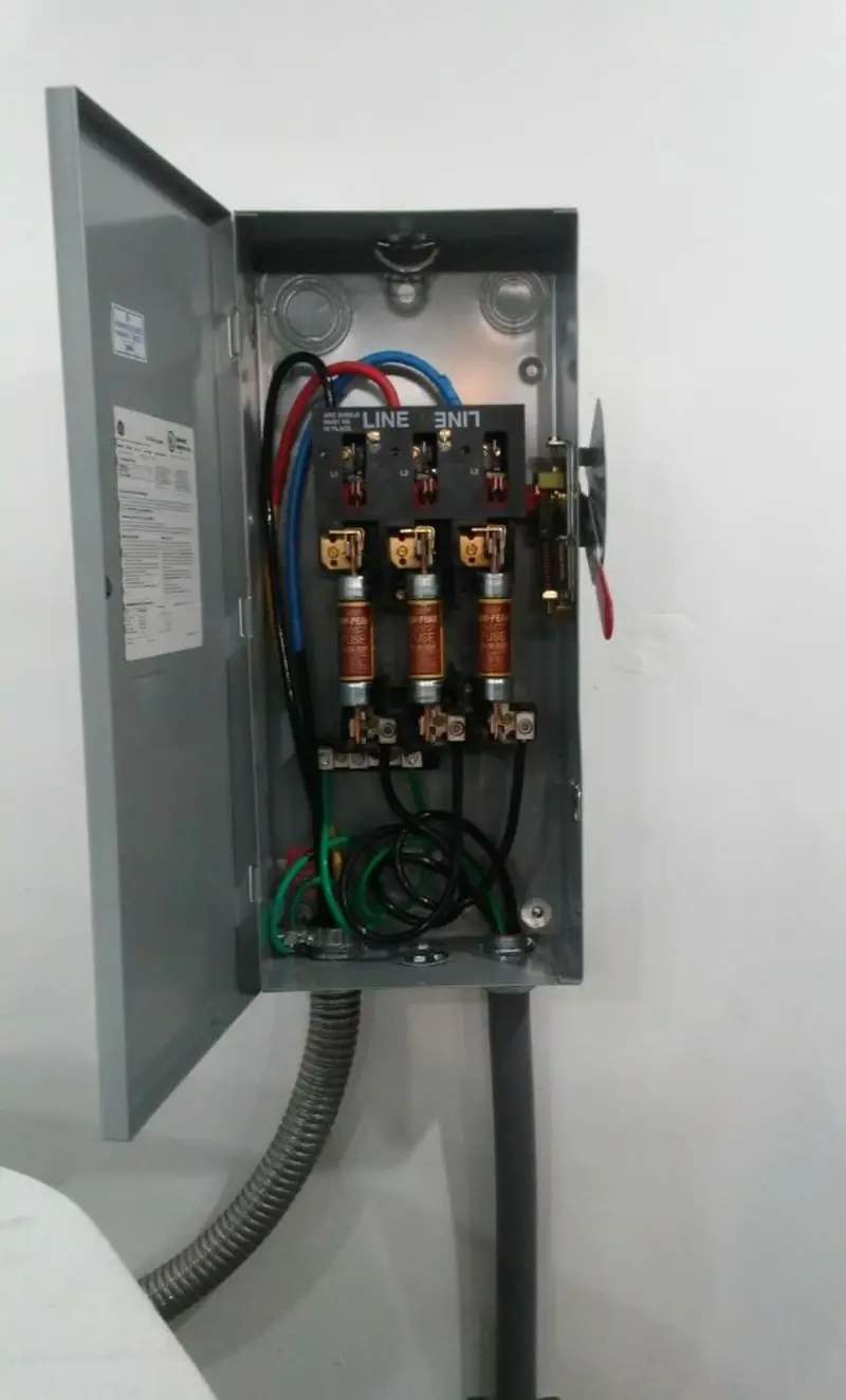 Three-phase disconnect switch installed for Electrical Wiring & Rewiring in Battle Ground